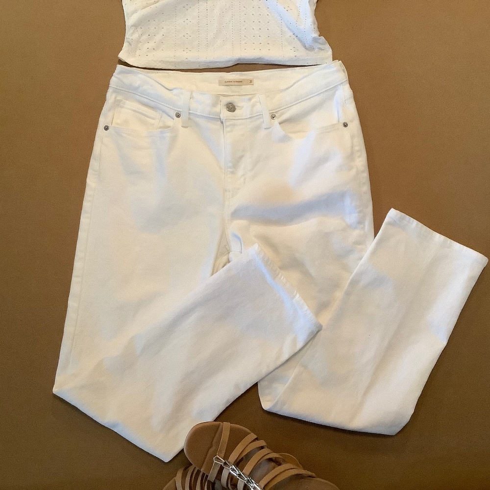 Classic Straight Levi’s jeans